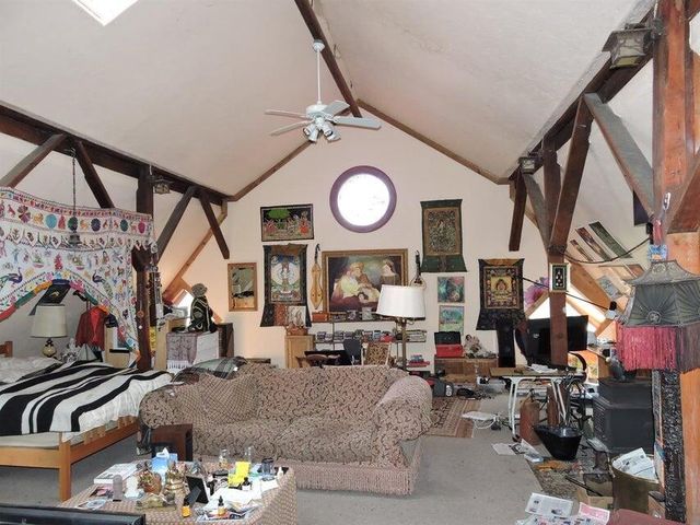 1828 Anderson Creek Road, Talent, OR 97540