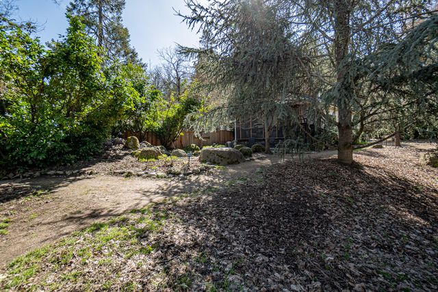 1828 Anderson Creek Road, Talent, OR 97540