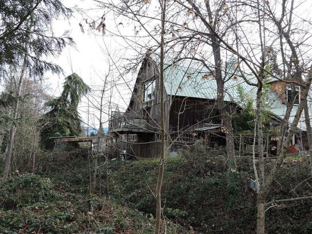 1828 Anderson Creek Road, Talent, OR 97540
