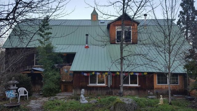 1828 Anderson Creek Road, Talent, OR 97540