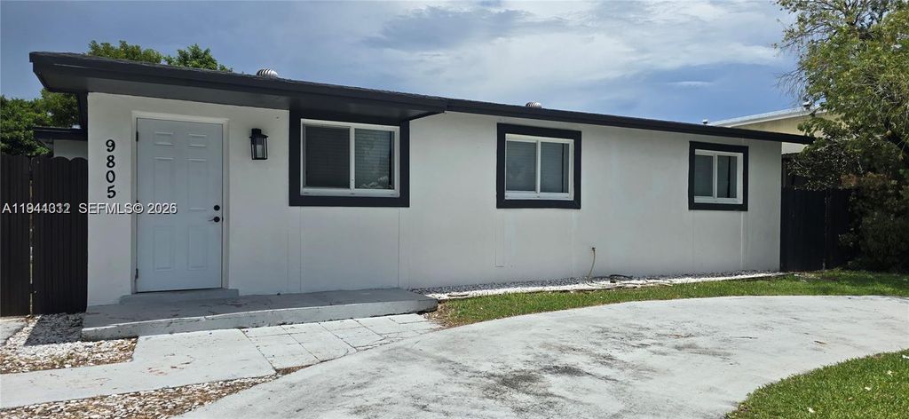 9805 Marlin Rd, Cutler Bay, FL 33157