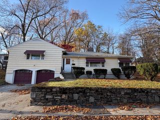 22 Roy St, Worcester, MA 01603