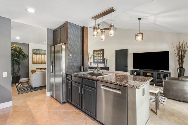 1056 E Vista Chino, Palm Springs, CA 92262