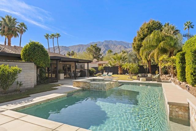 1056 E Vista Chino, Palm Springs, CA 92262