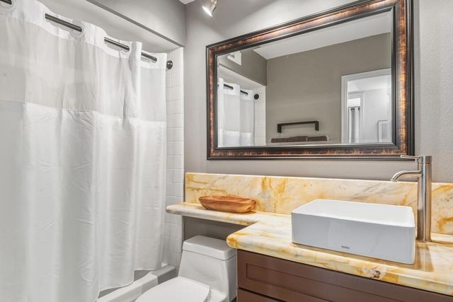 1056 E Vista Chino, Palm Springs, CA 92262