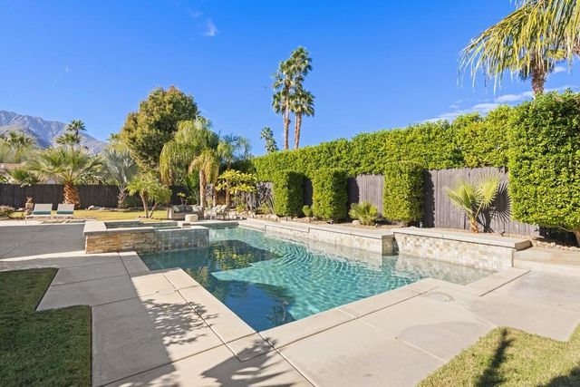 1056 E Vista Chino, Palm Springs, CA 92262