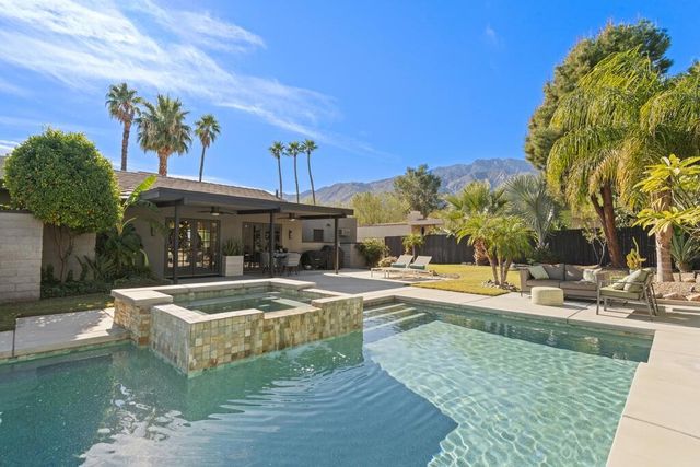 1056 E Vista Chino, Palm Springs, CA 92262