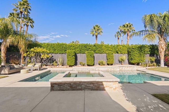 1056 E Vista Chino, Palm Springs, CA 92262