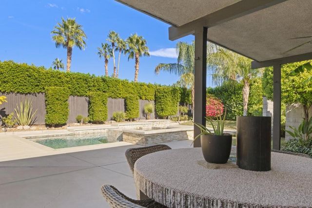 1056 E Vista Chino, Palm Springs, CA 92262
