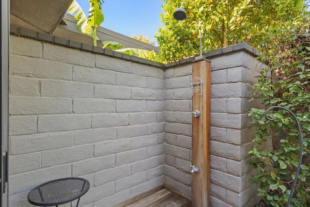 1056 E Vista Chino, Palm Springs, CA 92262