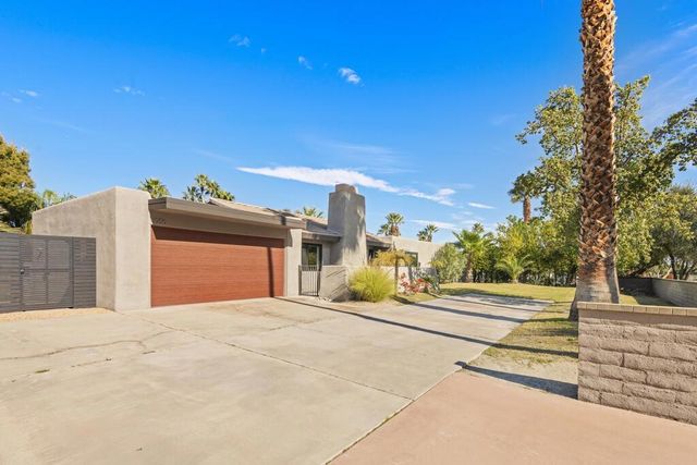 1056 E Vista Chino, Palm Springs, CA 92262