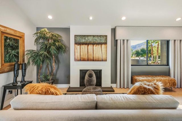 1056 E Vista Chino, Palm Springs, CA 92262