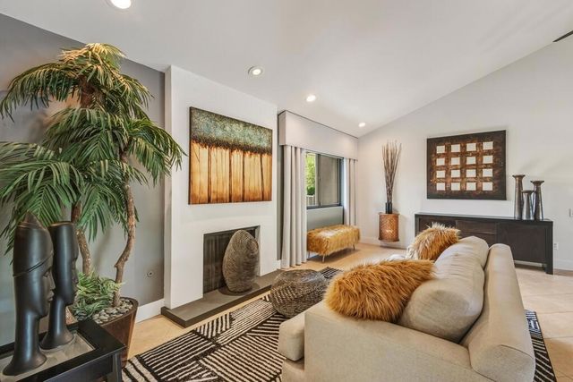 1056 E Vista Chino, Palm Springs, CA 92262