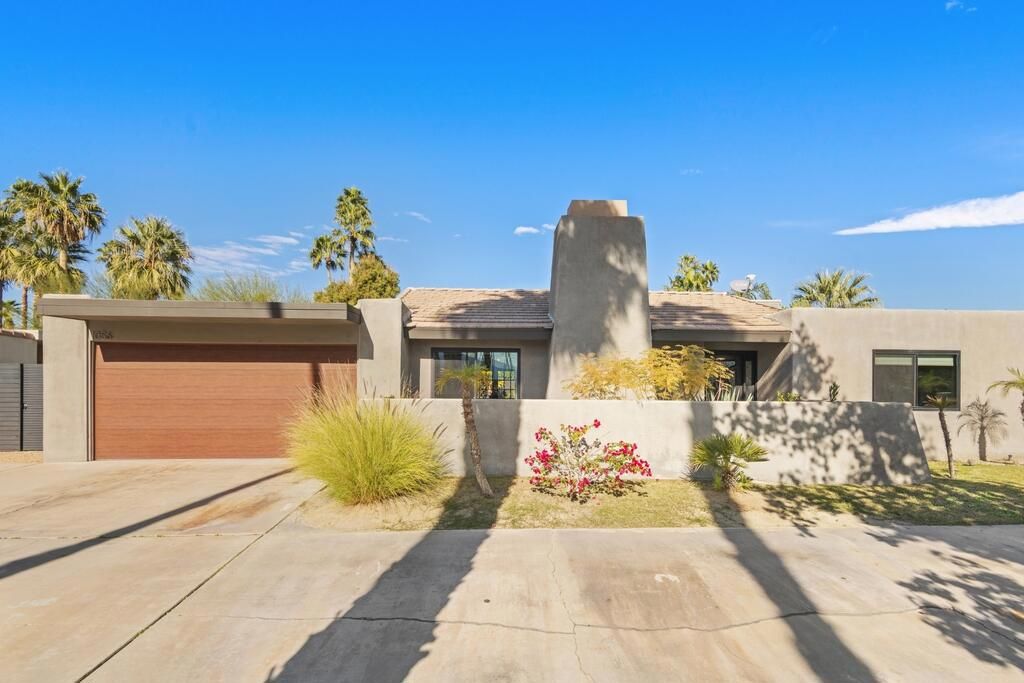 1056 E Vista Chino, Palm Springs, CA 92262