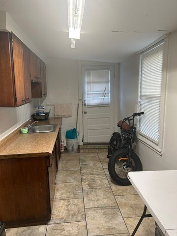 1216 Wenonah Avenue, Berwyn, IL 60402