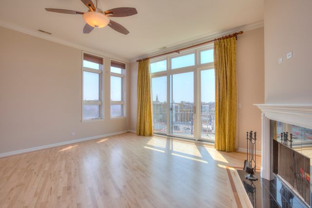 3012 W Fullerton Avenue 4, Chicago, IL 60647