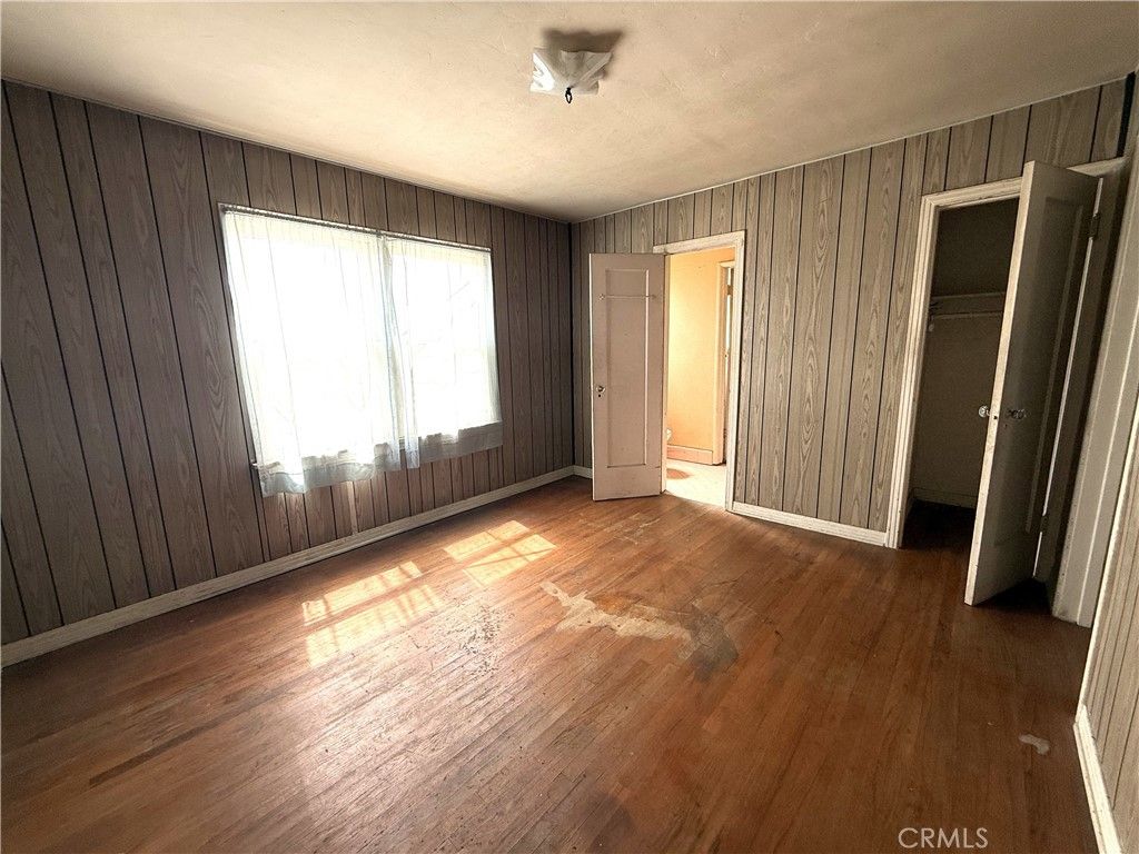 Image 11 of property listing at 2211 W 79th Street, Inglewood, CA 90305