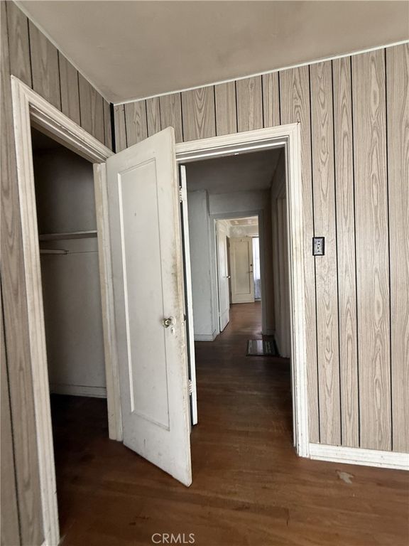 Image 13 of property listing at 2211 W 79th Street, Inglewood, CA 90305