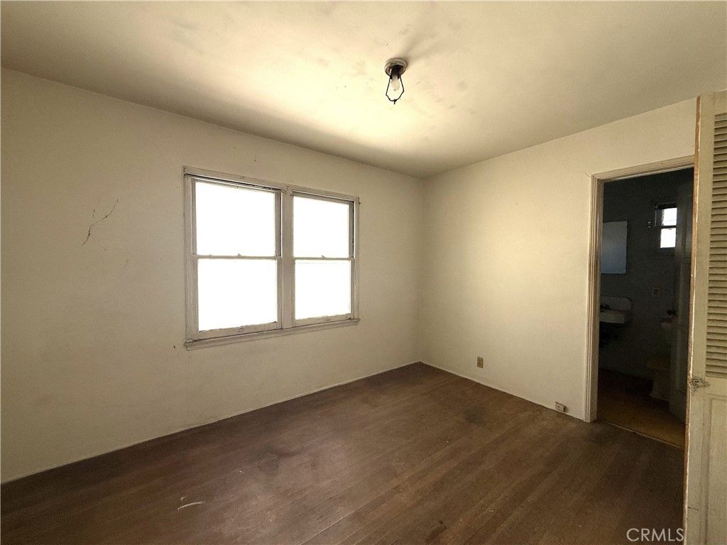 Image 26 of property listing at 2211 W 79th Street, Inglewood, CA 90305