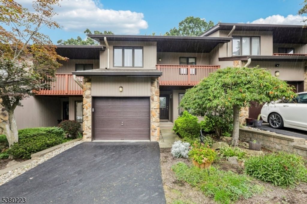 5 Wedgewood Drive, Woodland Park, NJ 07424