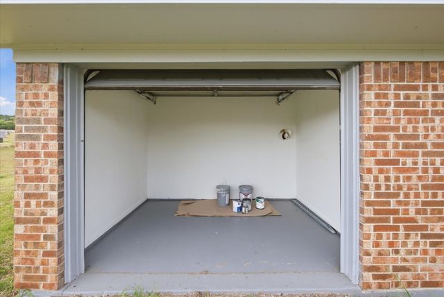 927 S Ave H, Clifton, TX 76634