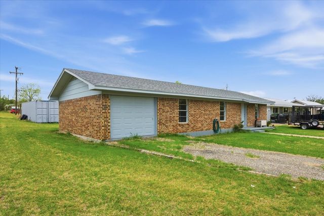 927 S Ave H, Clifton, TX 76634