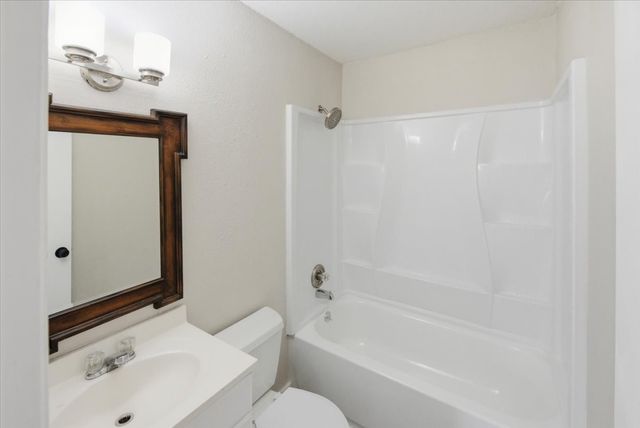 927 S Ave H, Clifton, TX 76634