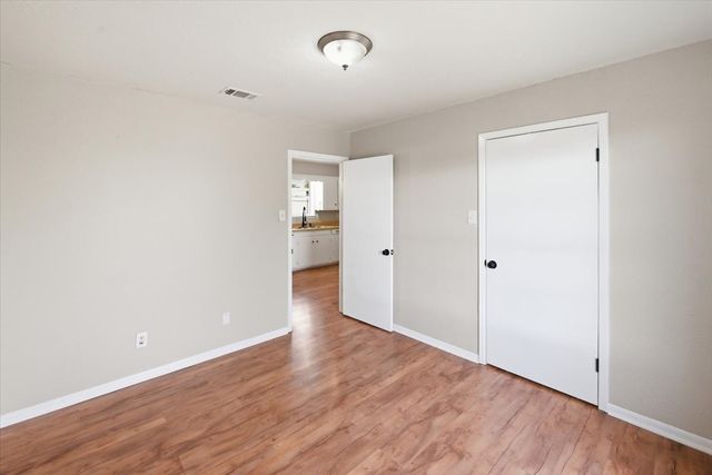 927 S Ave H, Clifton, TX 76634