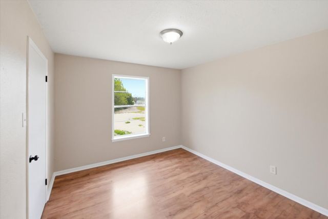 927 S Ave H, Clifton, TX 76634