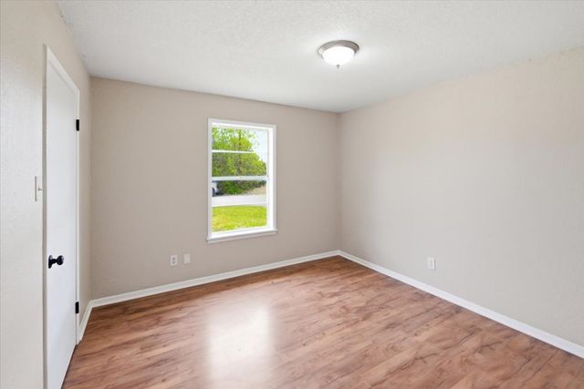 927 S Ave H, Clifton, TX 76634