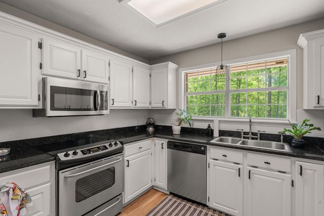 12 Redfern Trail, Petal, MS 39465