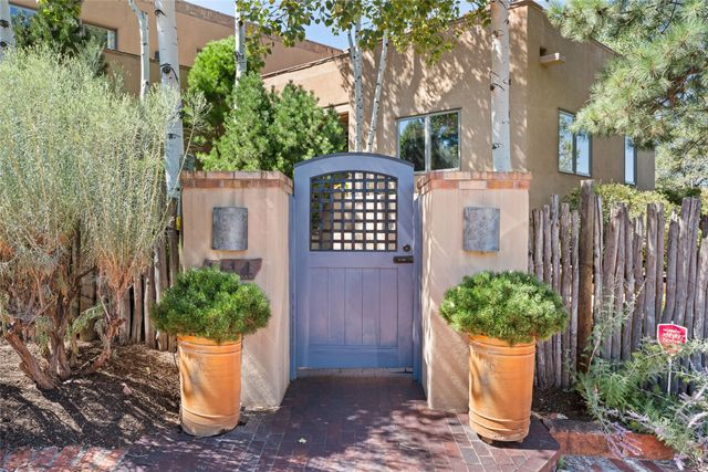 1114 Camino San Acacio, Santa Fe, NM 87505