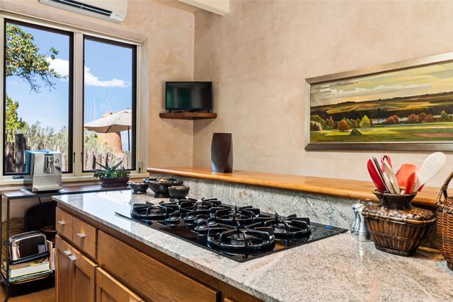 1114 Camino San Acacio, Santa Fe, NM 87505