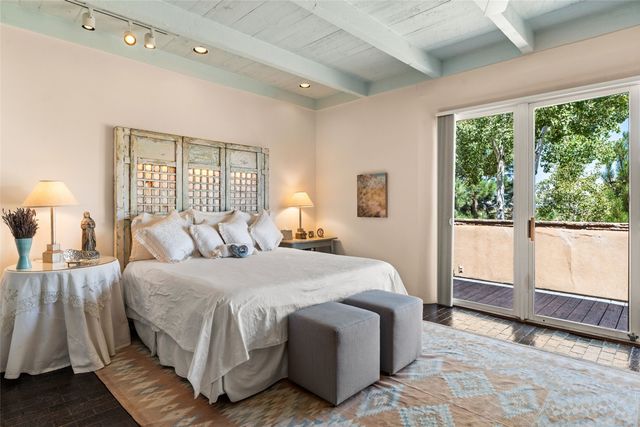 1114 Camino San Acacio, Santa Fe, NM 87505
