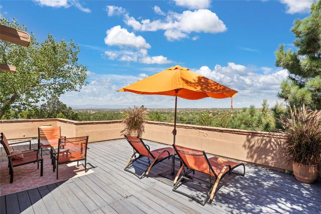 1114 Camino San Acacio, Santa Fe, NM 87505
