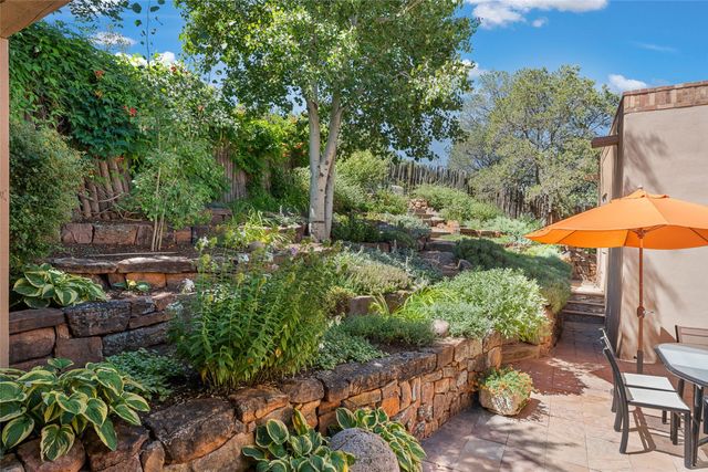 1114 Camino San Acacio, Santa Fe, NM 87505