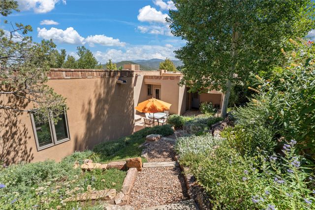1114 Camino San Acacio, Santa Fe, NM 87505