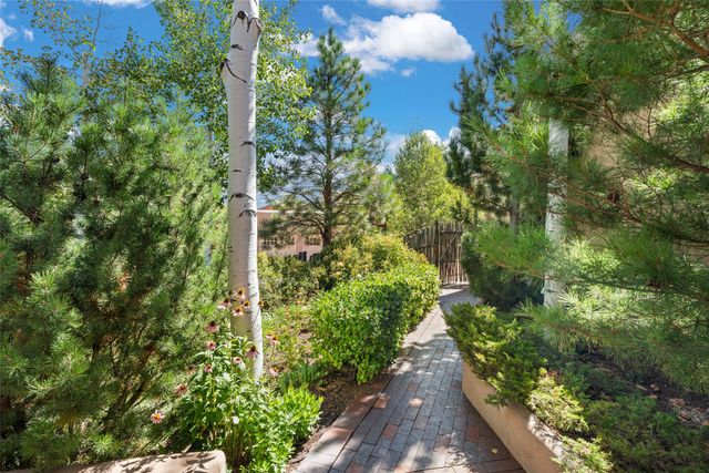 1114 Camino San Acacio, Santa Fe, NM 87505