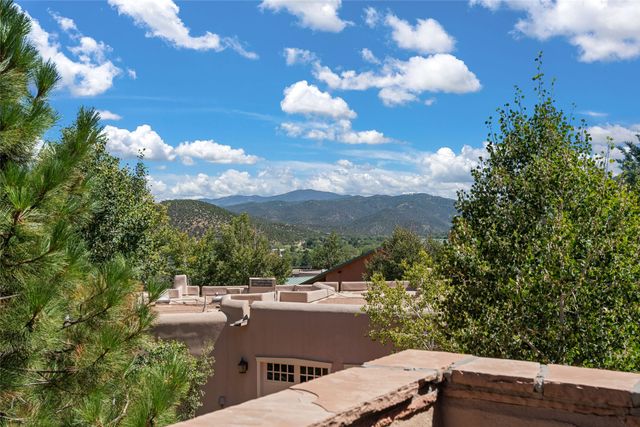 1114 Camino San Acacio, Santa Fe, NM 87505