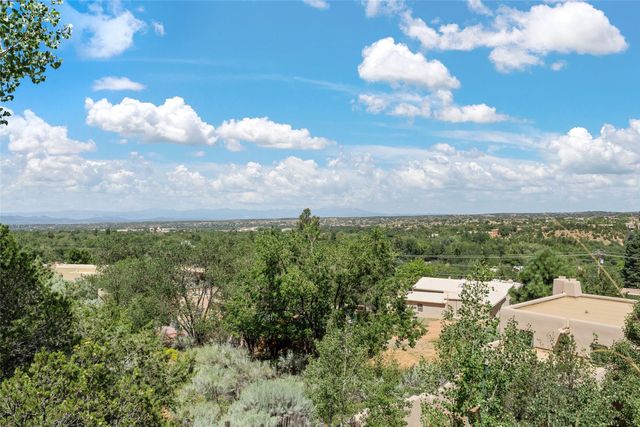 1114 Camino San Acacio, Santa Fe, NM 87505