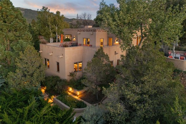 1114 Camino San Acacio, Santa Fe, NM 87505