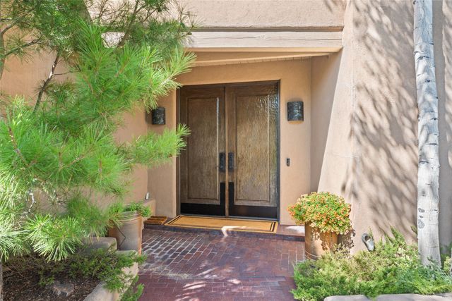 1114 Camino San Acacio, Santa Fe, NM 87505