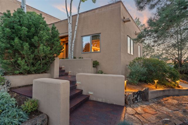 1114 Camino San Acacio, Santa Fe, NM 87505