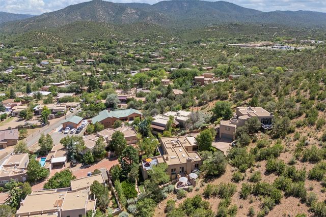 1114 Camino San Acacio, Santa Fe, NM 87505