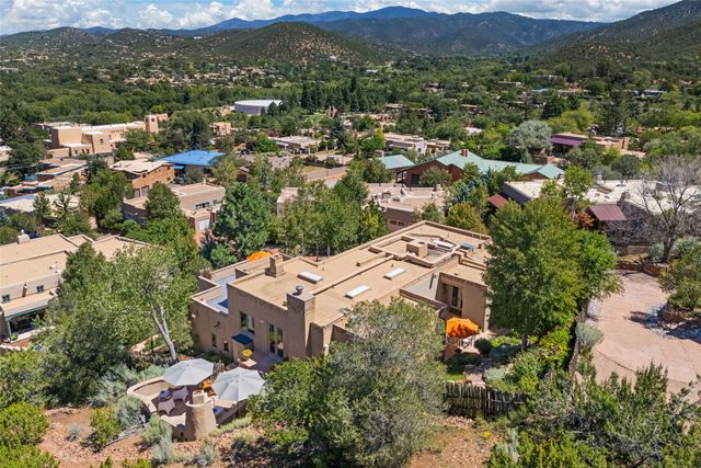 1114 Camino San Acacio, Santa Fe, NM 87505