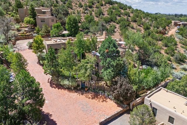 1114 Camino San Acacio, Santa Fe, NM 87505