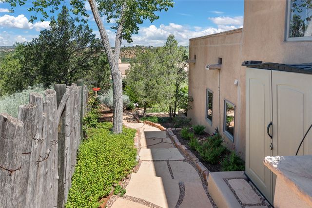1114 Camino San Acacio, Santa Fe, NM 87505