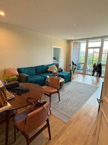 2105 W Caton Street 302, Chicago, IL 60647