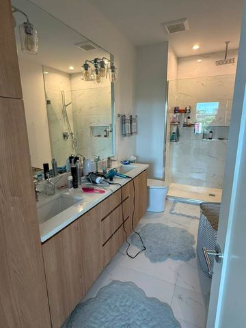 2105 W Caton Street 302, Chicago, IL 60647
