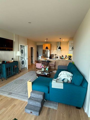 2105 W Caton Street 302, Chicago, IL 60647
